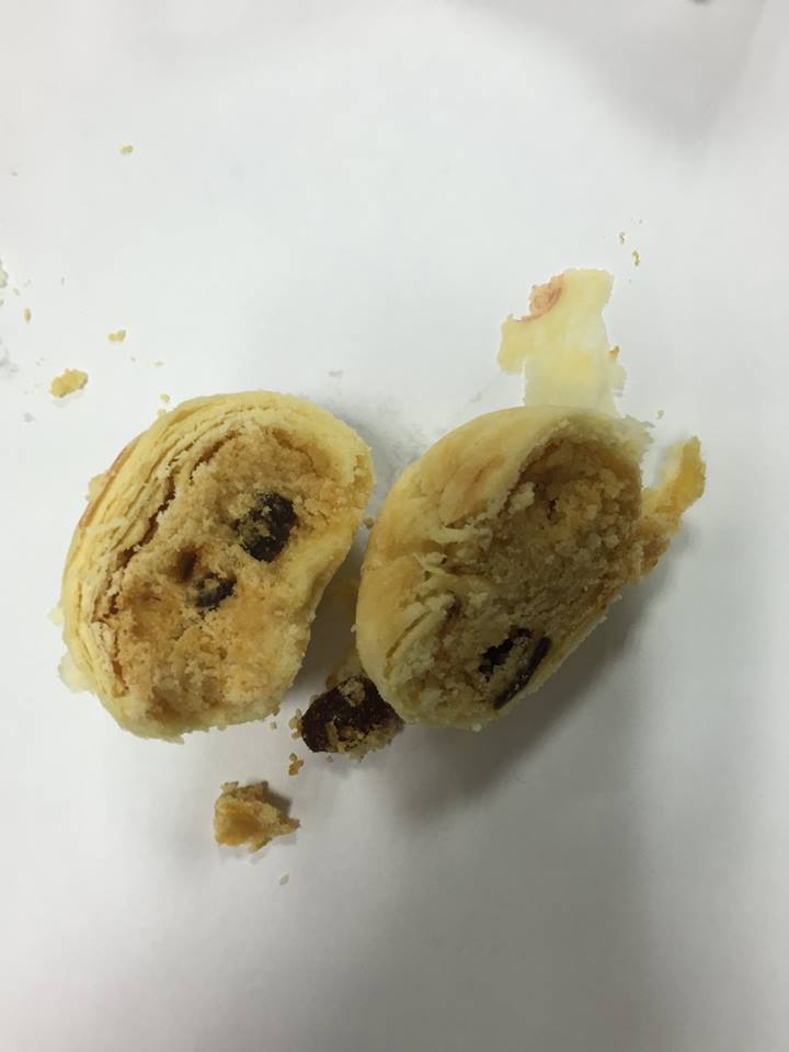Fresh fruit-filled mooncake? Fresh fruit-filled mooncake?