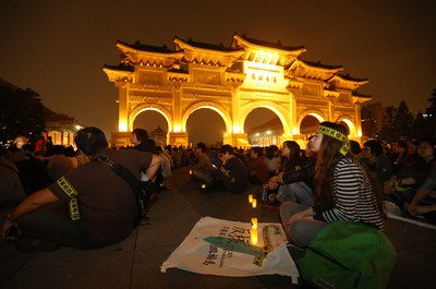 Artists join campaign to scrap nuclear power