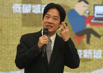 Tainan Mayor William Lai visits China for cultural exchange