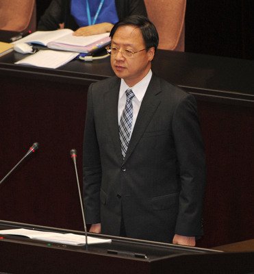 Premier apologizes for food safety scandal
