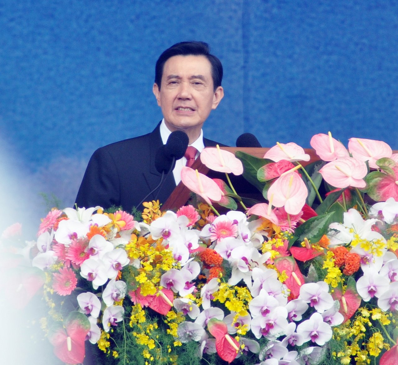 Ma urges China to move towards democracy