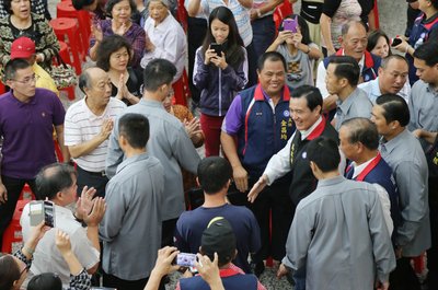 President takes hard line on food safety violations