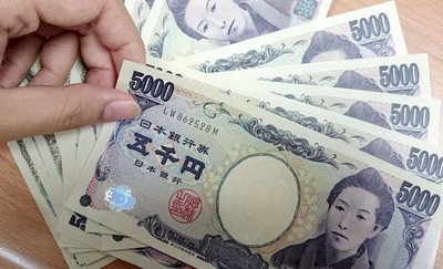 New Taiwan Dollar falls to 4-year low in potential Asian currency war