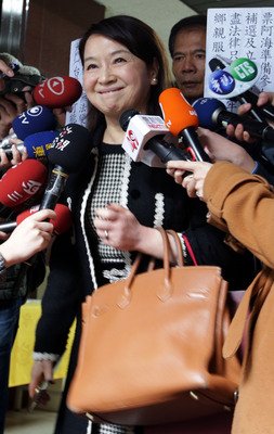 President Ma sues media personality Clara Chou for defamation