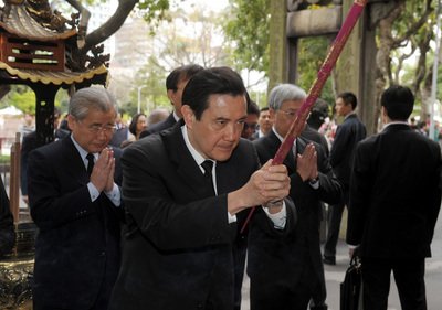 President hopes to work with Taipei mayor on social harmony