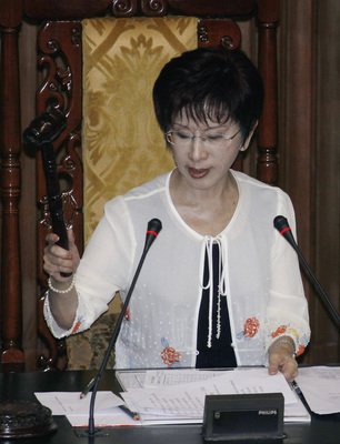 Hung says she is open to non-KMT running mate