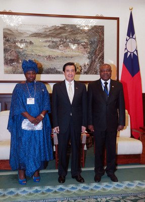 Taiwan confers Order of Brilliant Star on Sao Tomean foreign minister