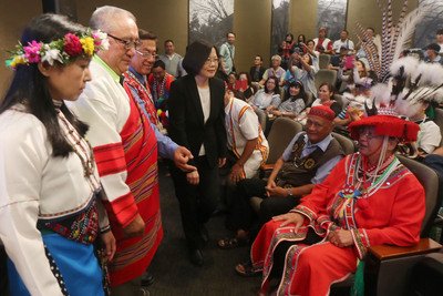 DPP’s Tsai promises to apologize to aboriginal peoples if elected