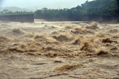 Typhoon Dujuan makes landfall in eastern and northern Taiwan