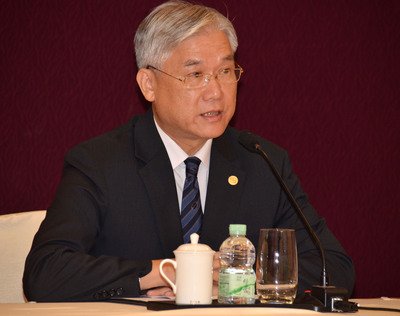 Hsia, Zhang support 1992 consensus at meeting
