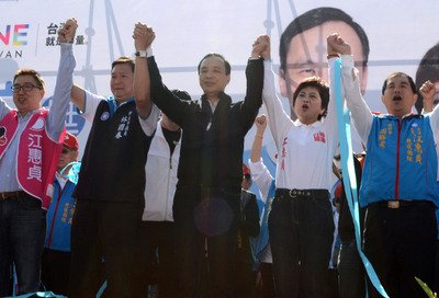 Chu says he would go all out to improve economy if elected