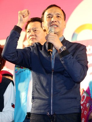 Chu says Tsai, Soong have more debate experience