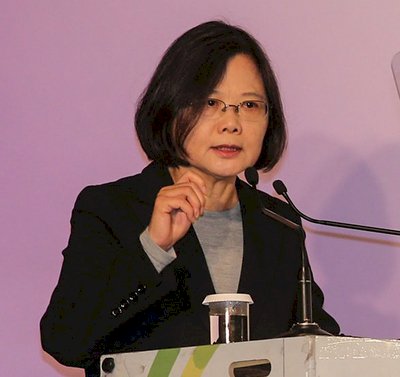 Tsai says she would maintain peaceful cross-strait ties