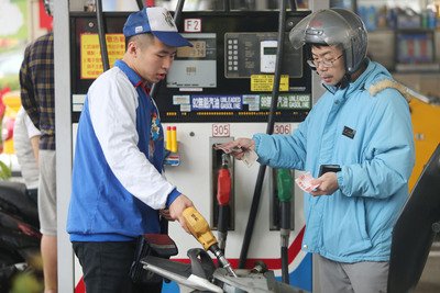 Gas price to drop to lowest level in seven years