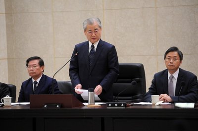 Premier calls for critics of resignation to focus on gov’t