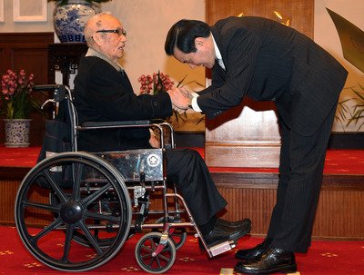 Cross-strait peace key to democracy, prosperity: Ma