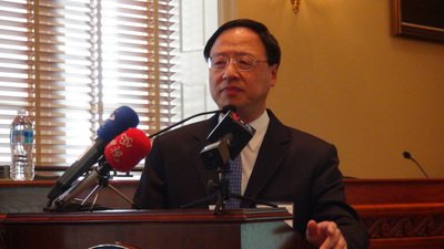 Former premier criticizes dropping of charges against Sunflower protesters