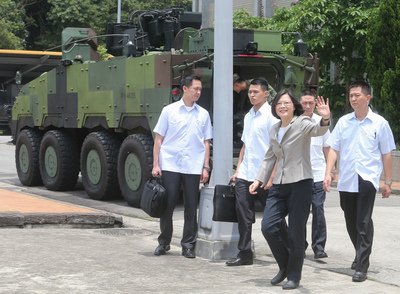Tsai tells Military Police to uphold freedom and democracy