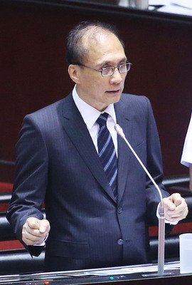 Premier: Chinese and foreign spouses should have equal treatment