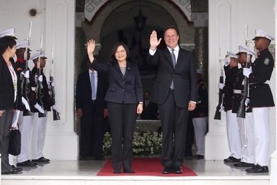 Panama’s Varela pledges continued support at Tsai meeting