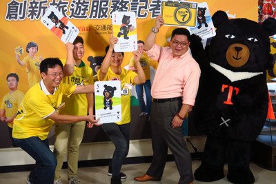 100 information stations extend hours to evening