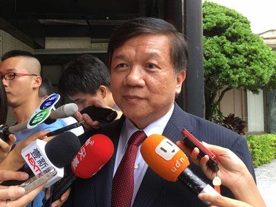 Economics minister: More communication needed for labor talks