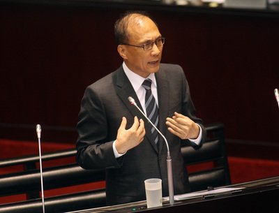 No preconditions for cross-strait exchanges: premier