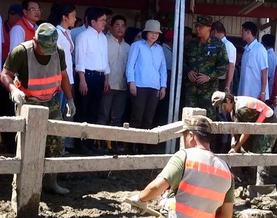 Tsai inspects reconstruction efforts in Taitung