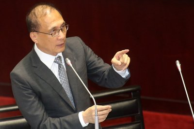 Premier agrees with Tsai’s streamlining goals