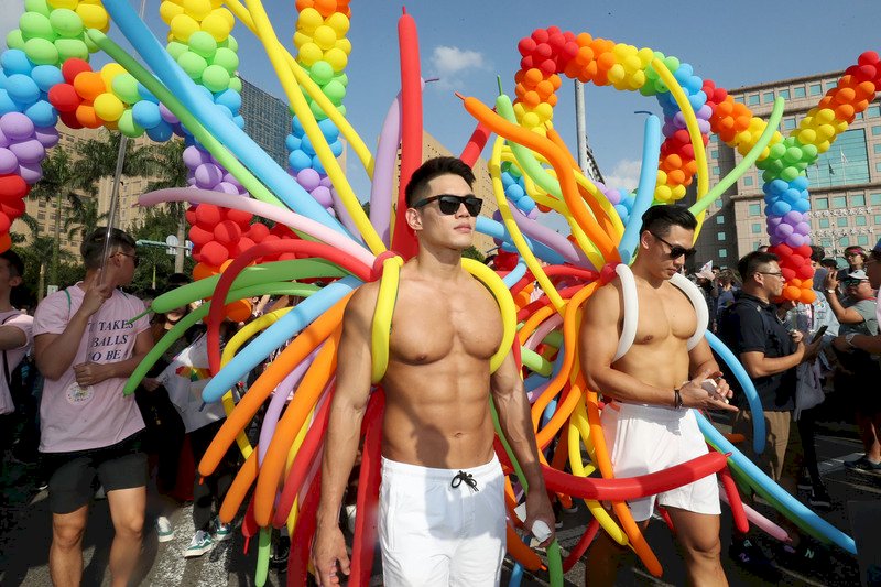 Taiwan presents largest gay pride parade in Asia