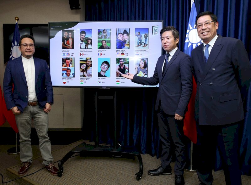VIDEO: Presidential Office announces winners of overnight stay