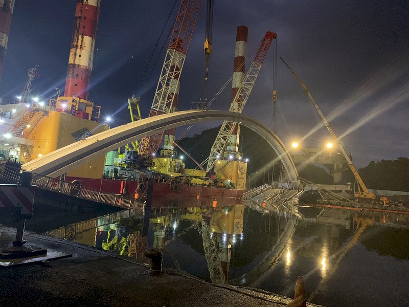 Work to clear arch of collapsed bridge completed
