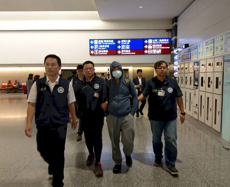 Second Chinese tourist deported for destroying Lennon Wall