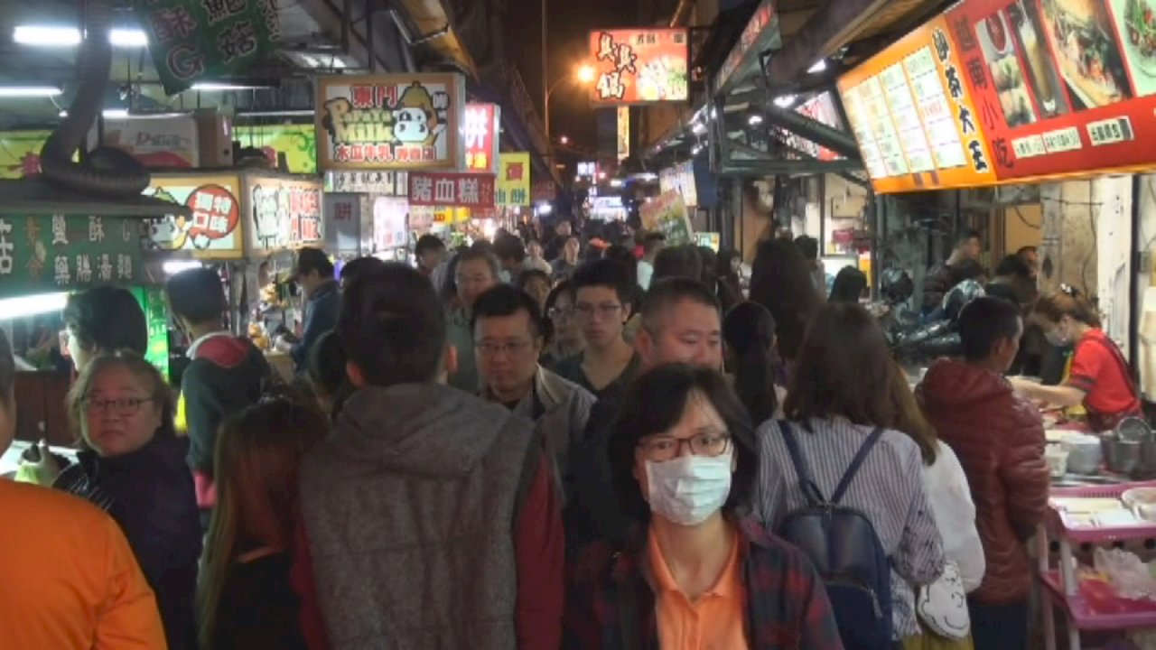 VIDEO: Yilan night market marks online shopping festival with discounts