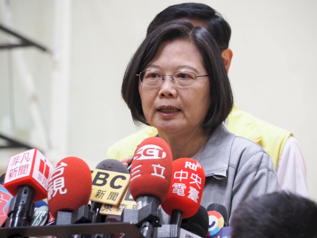 Chinese aircraft carrier passes through Taiwan Strait