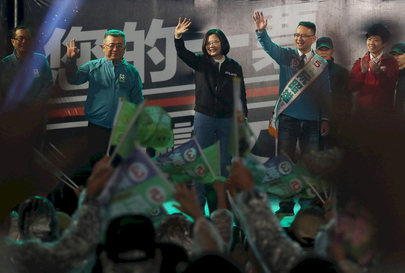 Gov’t determined to protect Taiwan’s sovereignty: Tsai