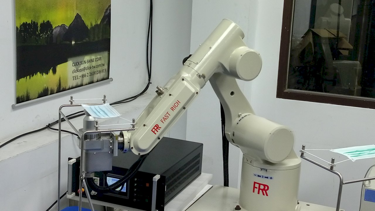 VIDEO: Taiwanese university invents machine to prolong face mask life