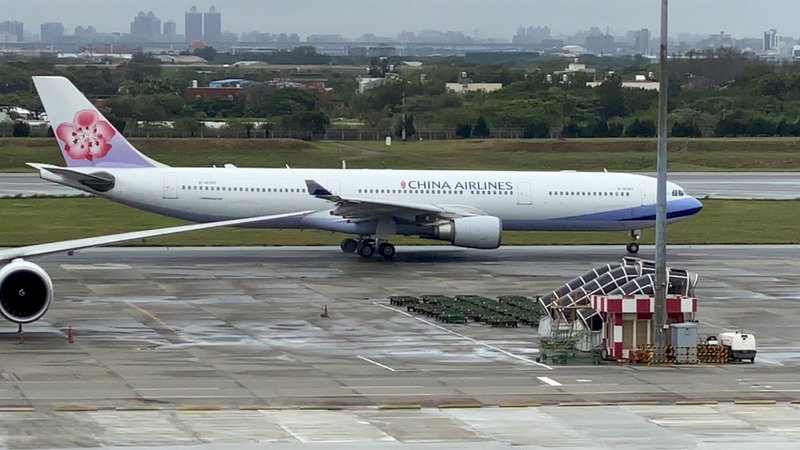 Reports: Charter planes to bring Taiwanese back from Wuhan