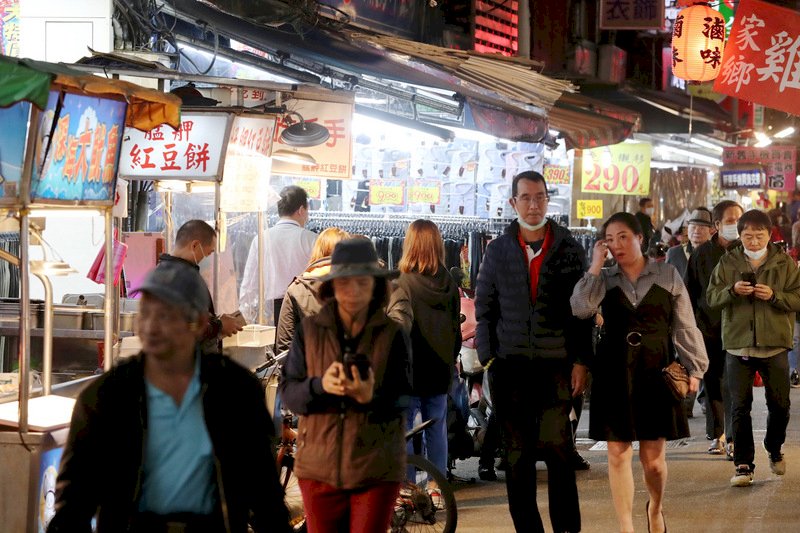 Taiwan implements mandatory face mask policy at night markets