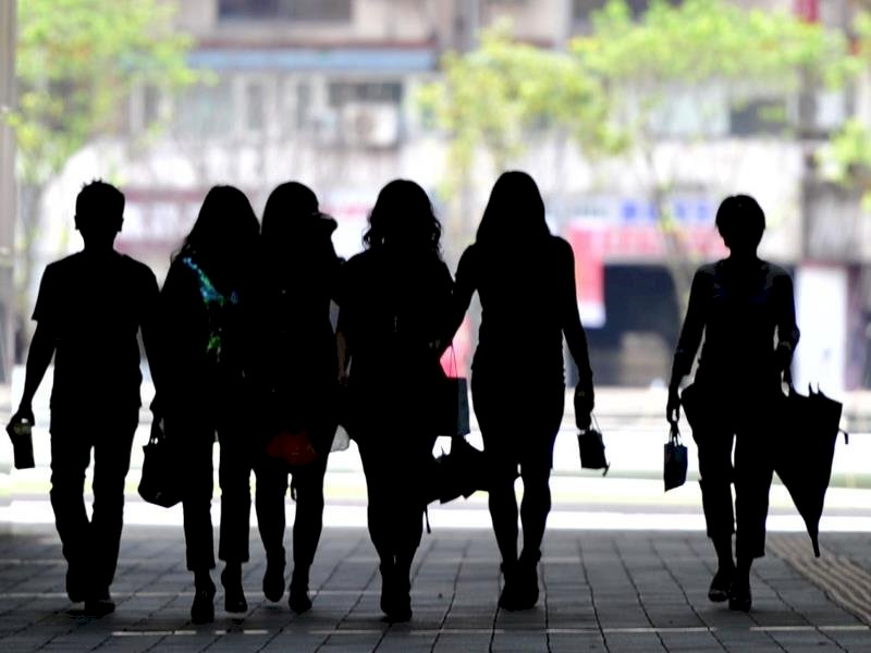 Survey: 40% of new grads worry subsidy will lower starting salaries