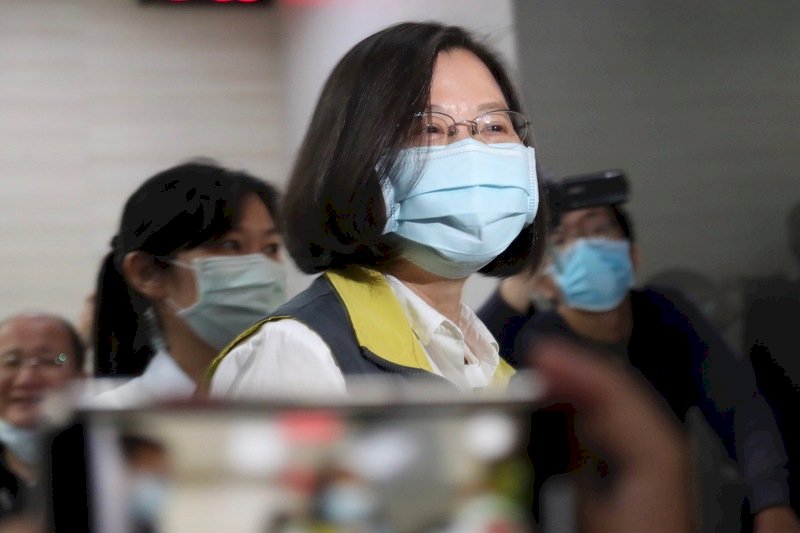 COVID-19: Tsai invites 22 healthcare heroes to inauguration