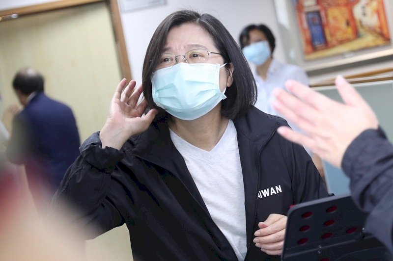 Tsai proposes humanitarian aid program for Hong Kong