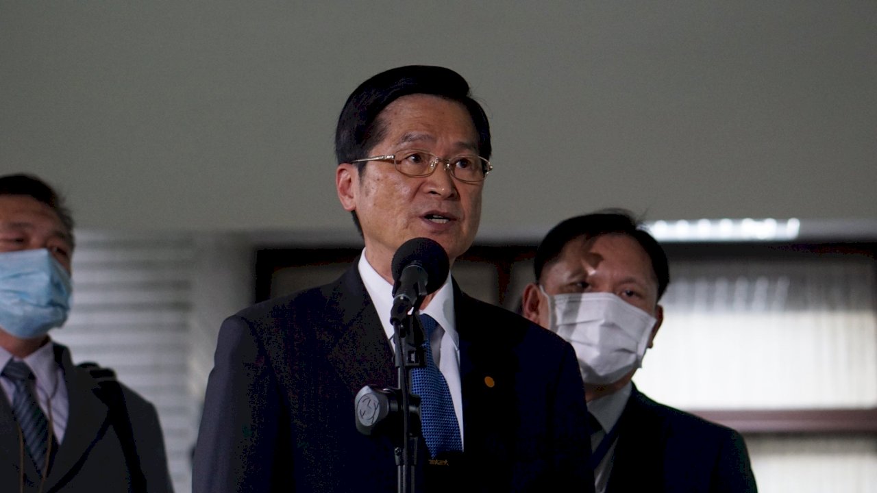 No signs of full scale war from China: Defense Minister