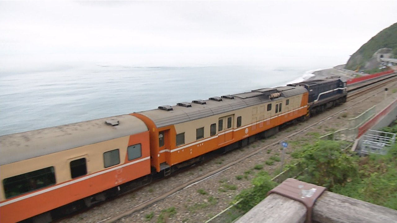 VIDEO: South Link Line re-opens with new elevated track