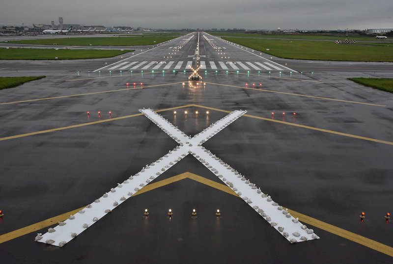 Taiwan considering opening of cross-strait flights