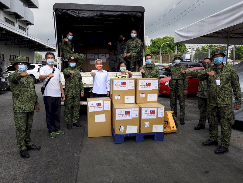 Taiwan makes second donation of medical supplies to Philippines