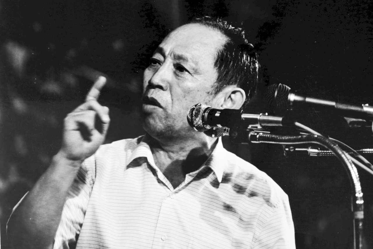 Tsai Ing-wen commemorates founding DPP member Fu Cheng