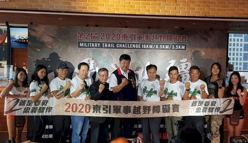 VIDEO: More than 1000 sign up for military-style obstacle course race