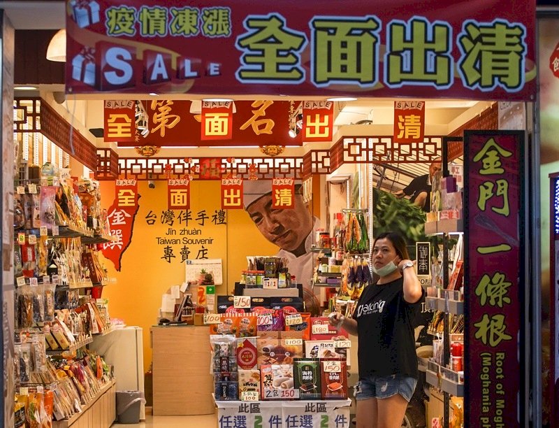 Number of workers facing shortened working hours falls