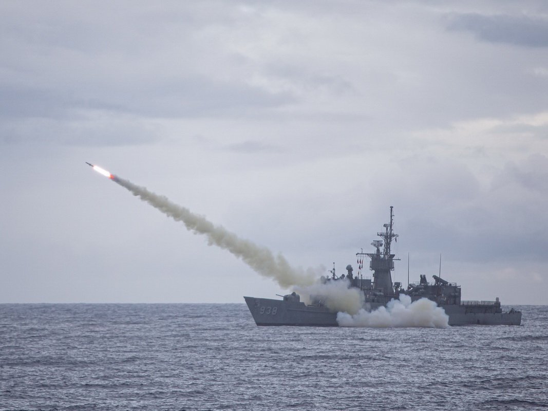 Chinese boats near Taiwan during Han Kuang military exercises